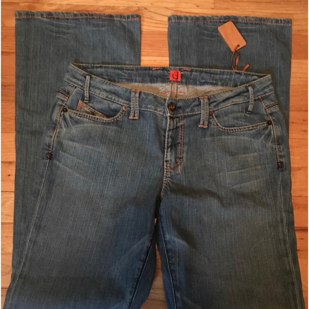 NEW U jeans women’s skinny flare 5 pocket size 31- NWT